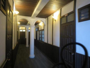 New Lao Paris Hotel